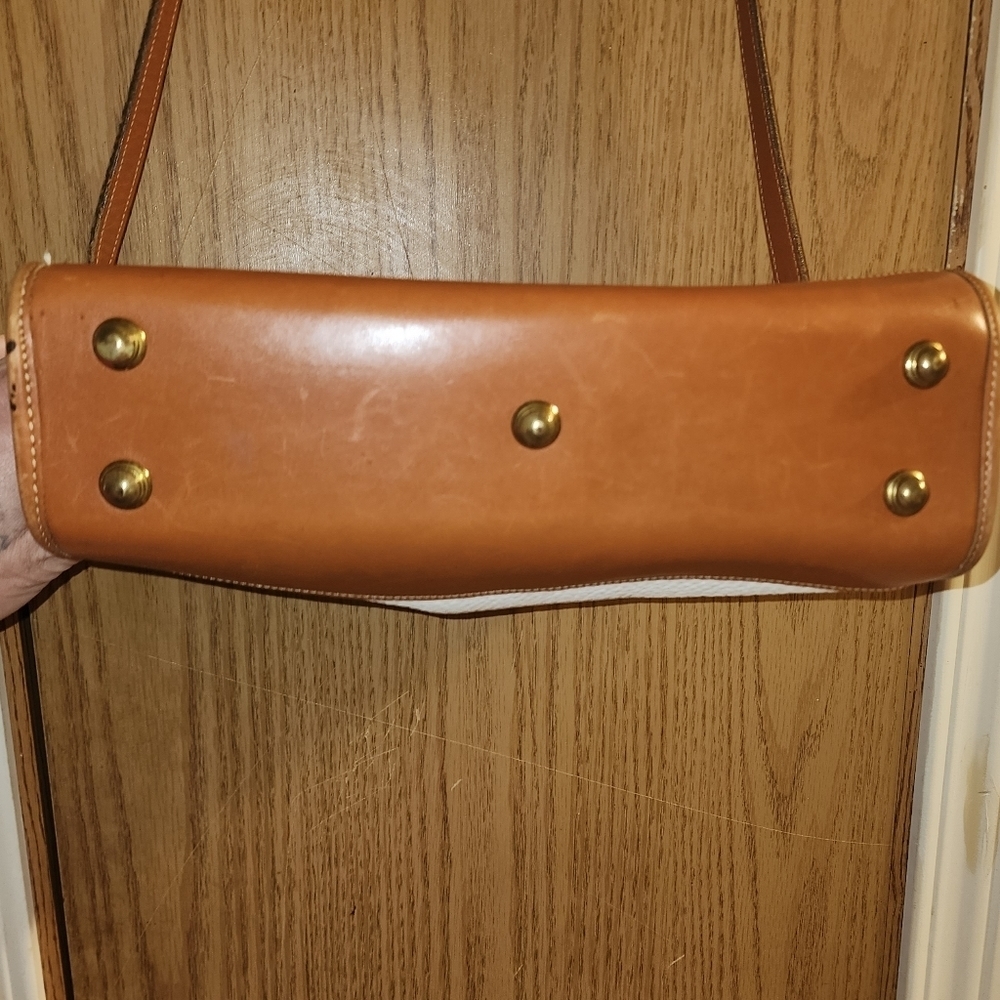 Guc vintage Dooney&Bourke crossbody see pics for flaws - Picture 3 of 12